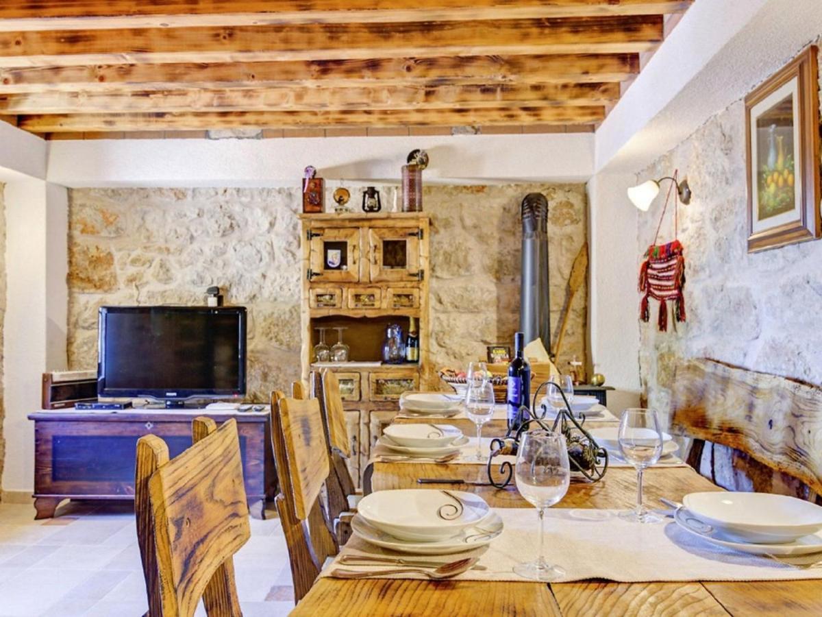 Lovely Holiday Home In Starigrad Екстер'єр фото