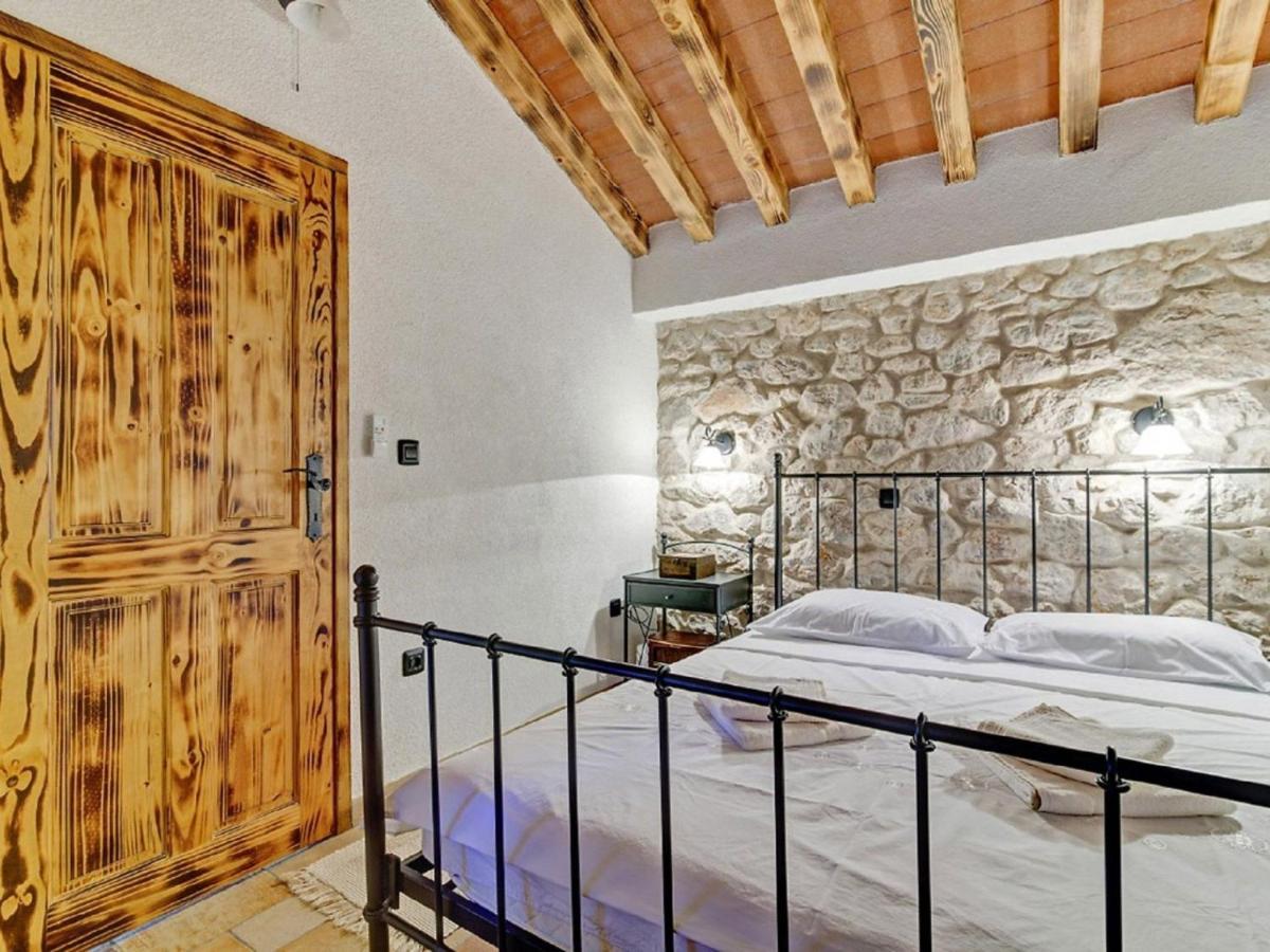 Lovely Holiday Home In Starigrad Екстер'єр фото