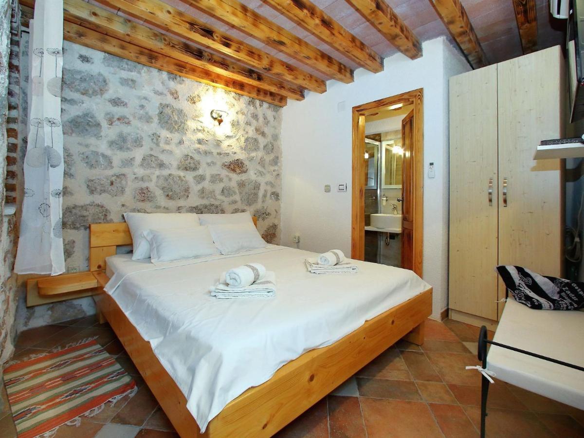 Lovely Holiday Home In Starigrad Екстер'єр фото