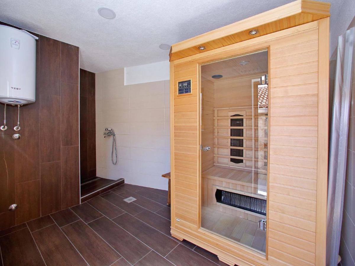 Lovely Holiday Home In Starigrad Екстер'єр фото